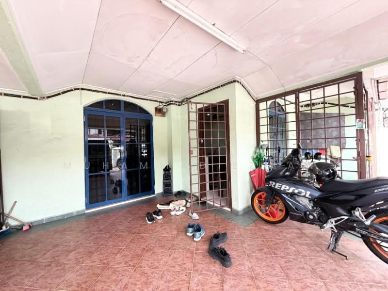 2-storey Terraced House for Sale in Shah Alam (Selangor) - Muhammad Ezwan - Exterior - PropertyGuru.com.my
