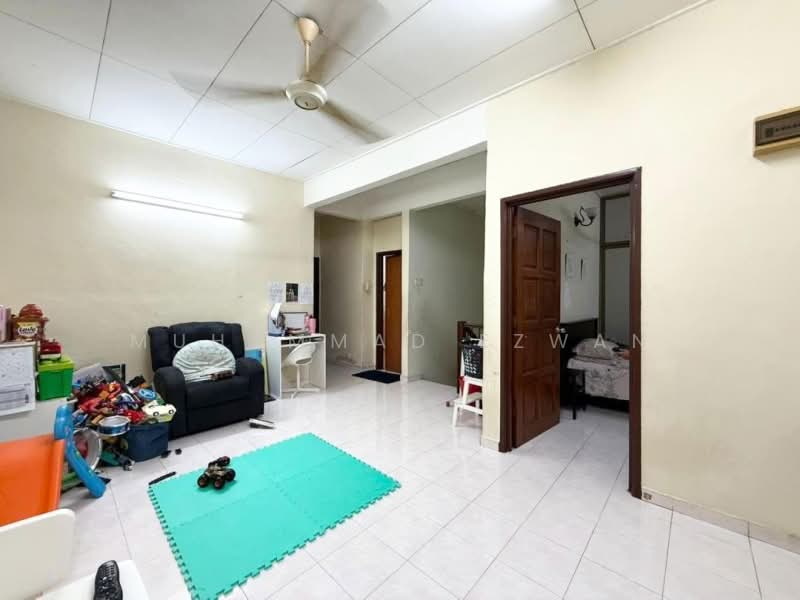 2-storey Terraced House for Sale in Shah Alam (Selangor) - Muhammad Ezwan - Living Room - PropertyGuru.com.my