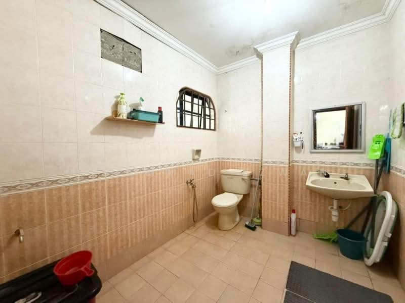 2-storey Terraced House for Sale in Shah Alam (Selangor) - Muhammad Ezwan - Bathroom - PropertyGuru.com.my