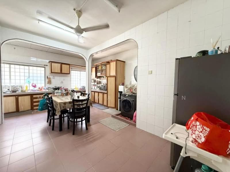 2-storey Terraced House for Sale in Shah Alam (Selangor) - Muhammad Ezwan - Kitchen - PropertyGuru.com.my