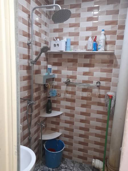 Rumah Flat untuk Dijual di Taman Terubong Jaya - Kayson Loh - Bathroom - PropertyGuru.com.my