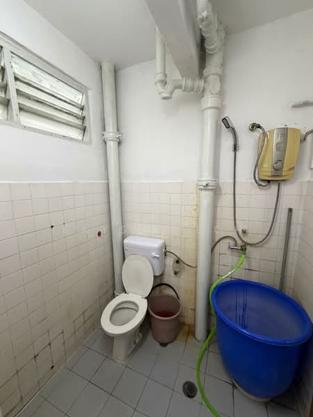 Pangsapuri untuk Dijual di Desa Green - Kayson Loh - Bathroom - PropertyGuru.com.my