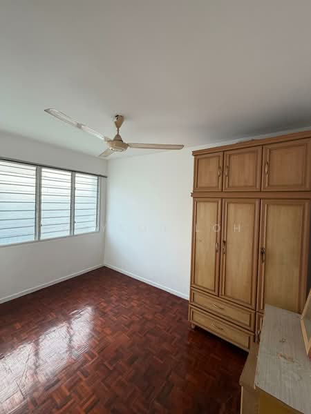 Pangsapuri untuk Dijual di Desa Green - Kayson Loh - Bedroom - PropertyGuru.com.my
