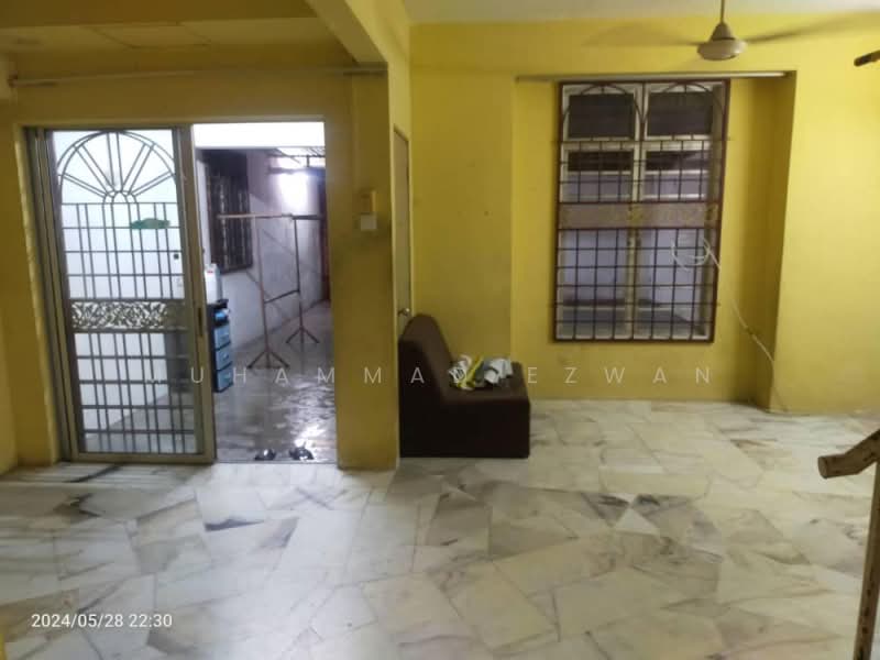 Terraced House for Sale in Rawang (Selangor) - Muhammad Ezwan - Living Room - PropertyGuru.com.my
