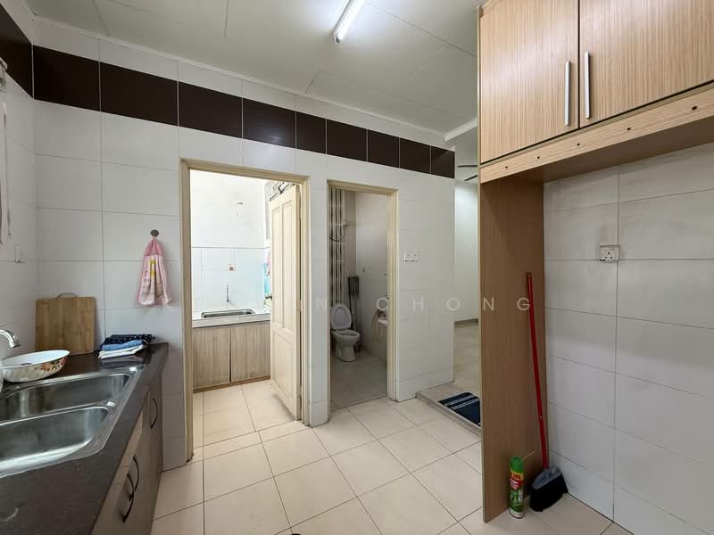 2-storey Terraced House for Rent in Bandar Seri Botani (Simpang Pulai) - Kelvin Chong - Kitchen - PropertyGuru.com.my