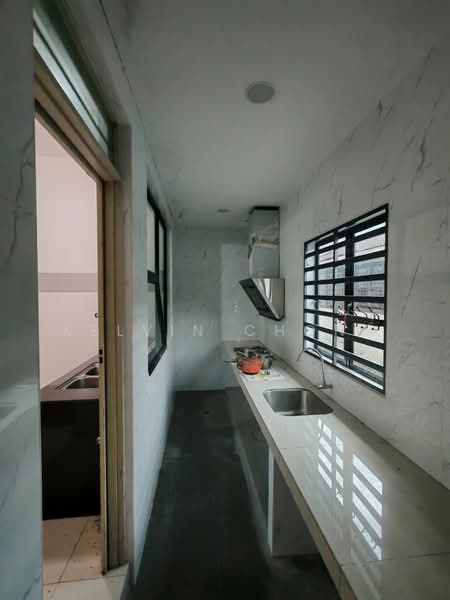 Rumah Teres 2 Tingkat untuk Dijual di Taman Rasi Jaya (Menglembu) - Kelvin Chong - Kitchen - PropertyGuru.com.my