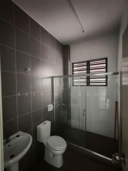 Rumah Teres 2 Tingkat untuk Dijual di Taman Rasi Jaya (Menglembu) - Kelvin Chong - Bathroom - PropertyGuru.com.my