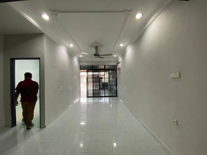 1-storey Terraced House for Sale in Taman Universiti (Skudai) - ZULHILMI . - PropertyGuru.com.my