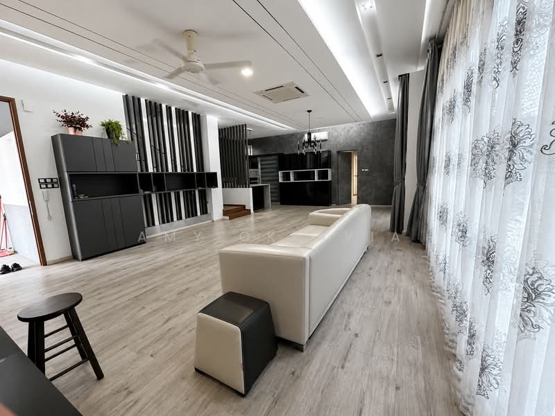 Zero-Lot Bungalow for Sale in Lakefront Villa (Cyberjaya) - Amy Oktavia - Living Room - PropertyGuru.com.my