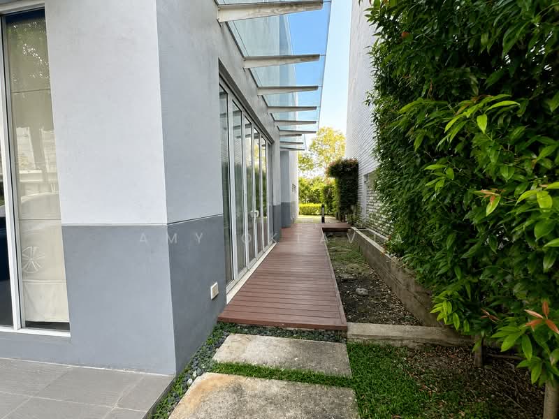 Zero-Lot Bungalow for Sale in Lakefront Villa (Cyberjaya) - Amy Oktavia - Exterior - PropertyGuru.com.my