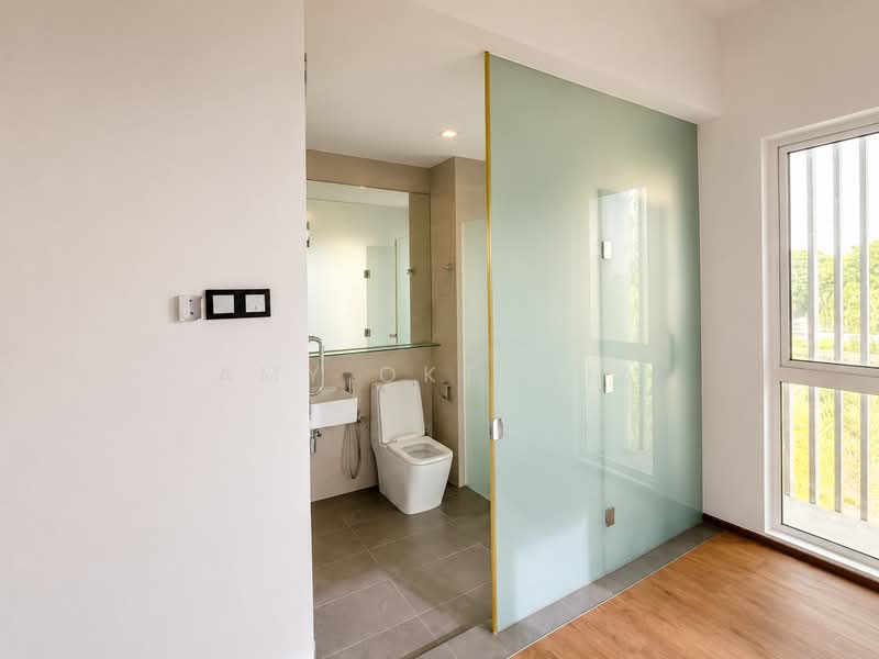 Zero-Lot Bungalow for Sale in Lakefront Villa (Cyberjaya) - Amy Oktavia - Bathroom - PropertyGuru.com.my