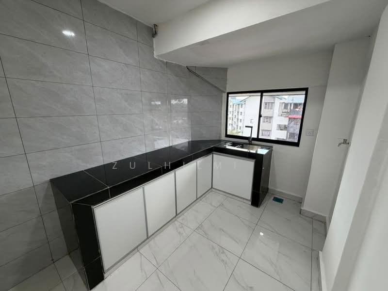 Flat for Sale at Taman Molek - ZULHILMI . - PropertyGuru.com.my