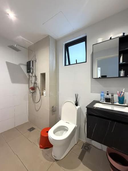 Servis Apartment untuk Disewa di TRIO By Setia - John Tee - Bathroom - PropertyGuru.com.my
