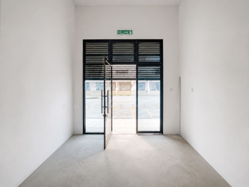Shop / Office for Rent in Alam Impian (Shah Alam) - Amy Oktavia - Entrance - PropertyGuru.com.my