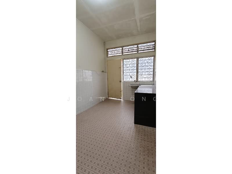 Rumah Teres 1 Tingkat untuk Dijual di Taman Pelangi (Johor Bahru) - Joan Tong - Kitchen - PropertyGuru.com.my