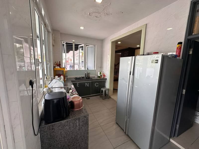 Cluster House for Sale in Taman Gaya (Ulu Tiram) - Terence Tan - Kitchen - PropertyGuru.com.my