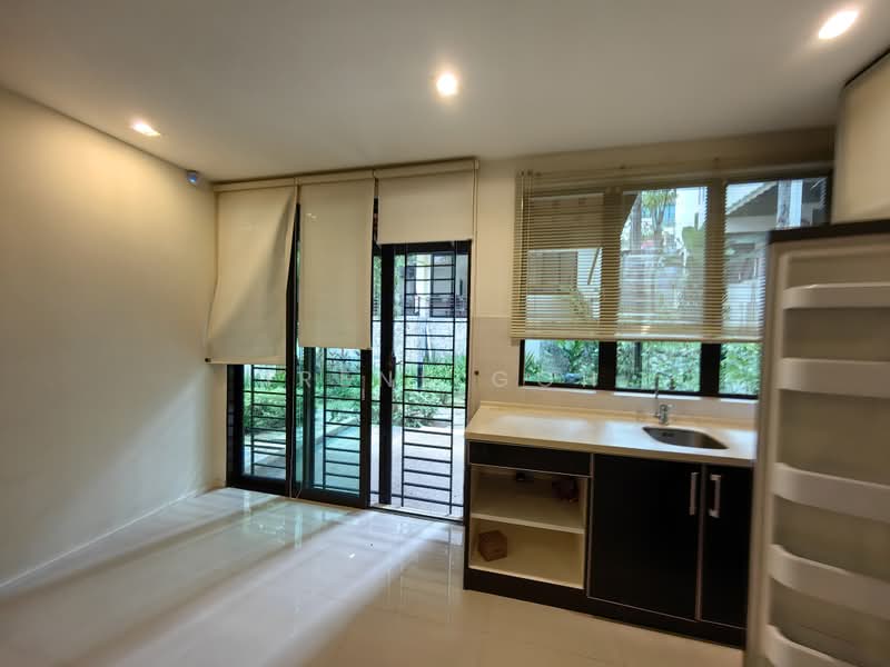 Rumah Teres 3 Tingkat untuk Disewa di Tanjung Bungah (Penang) - Irene Goh - Kitchen - PropertyGuru.com.my