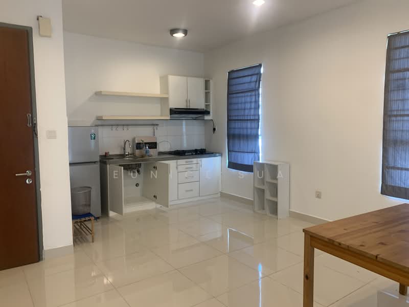 Servis Apartment untuk Dijual di Ritze Perdana 2 - Eunice Sua - Kitchen - PropertyGuru.com.my
