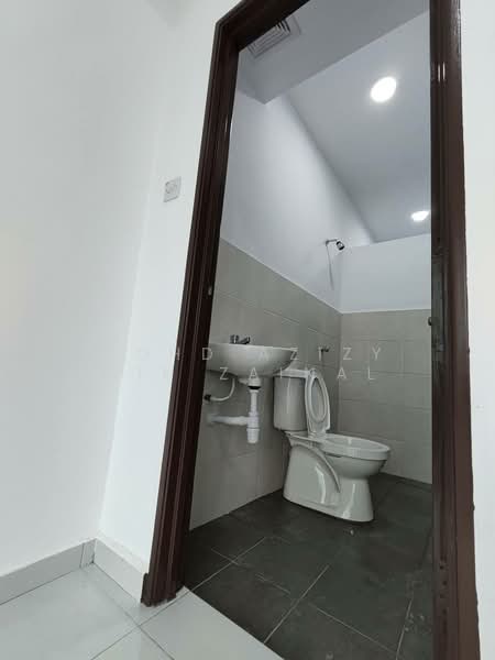 Servis Apartment untuk Disewa di Ayuman Suites - Mohd Azizy bin Zainal - Bathroom - PropertyGuru.com.my