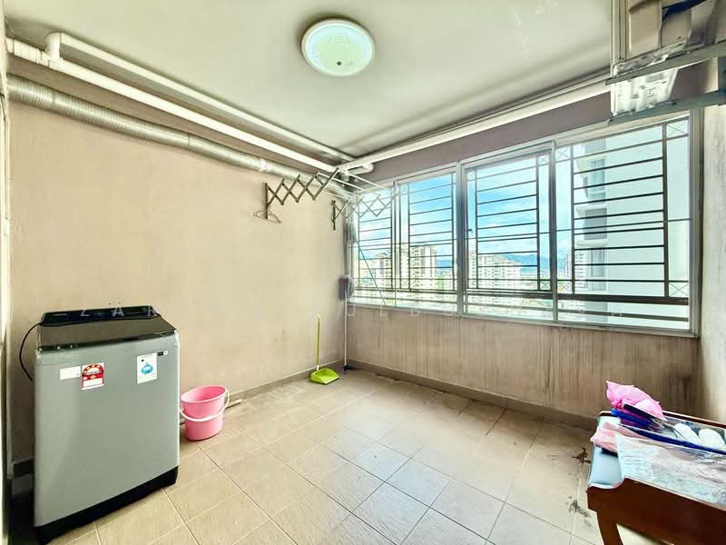 Kondominium untuk Disewa di Boulevard Condominium (BLVD) - Zarema Kulbuzheva - Balcony - PropertyGuru.com.my