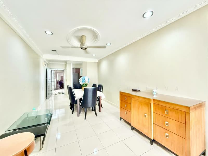Kondominium untuk Disewa di Boulevard Condominium (BLVD) - Zarema Kulbuzheva - Dining Room - PropertyGuru.com.my