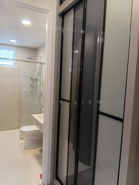 Kondominium untuk Disewa di Scenaria @ North Kiara Hills - Jack Liew - Bathroom - PropertyGuru.com.my