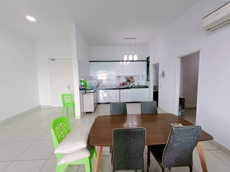 Service Residence for Sale at Sky Loft Premium Suites - Steve Tey - Dining Room - PropertyGuru.com.my