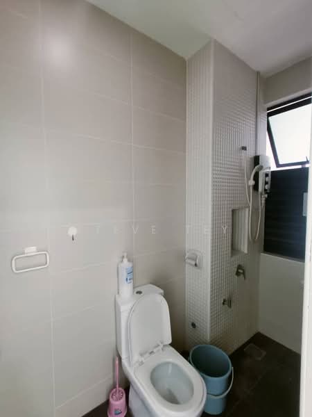 Service Residence for Sale at Sky Loft Premium Suites - Steve Tey - Bathroom - PropertyGuru.com.my