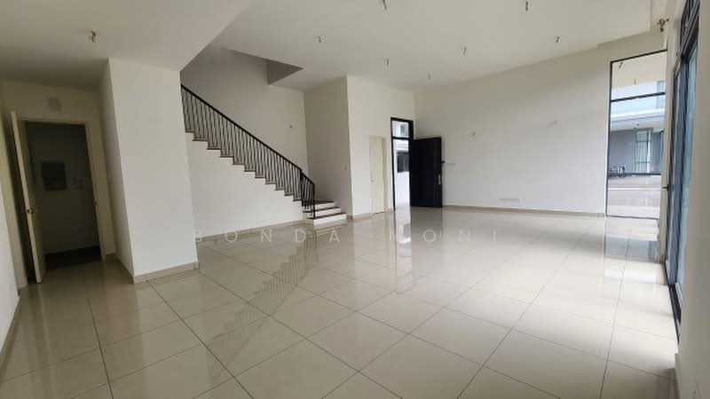 Rumah Berkembar untuk Dijual di Kota Kemuning (Shah Alam) - Bonda Noni - Living Room - PropertyGuru.com.my