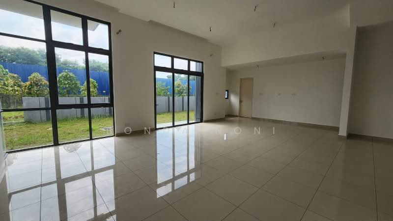 Rumah Berkembar untuk Dijual di Kota Kemuning (Shah Alam) - Bonda Noni - Living Room - PropertyGuru.com.my