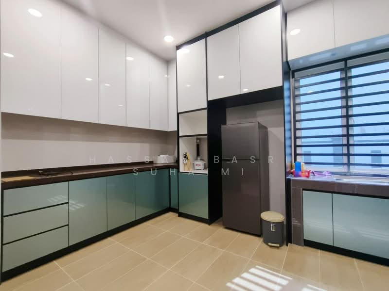 Rumah Berkembar untuk Dijual di Taman Limau Emas (Seremban) - Hassan Basri Suhaimi - Kitchen - PropertyGuru.com.my
