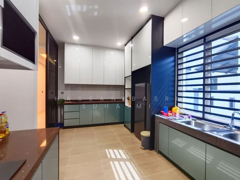 Rumah Berkembar untuk Dijual di Taman Limau Emas (Seremban) - Hassan Basri Suhaimi - Kitchen - PropertyGuru.com.my