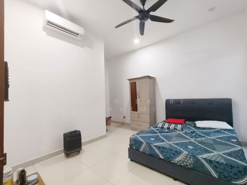 Rumah Berkembar untuk Dijual di Taman Limau Emas (Seremban) - Hassan Basri Suhaimi - Bedroom - PropertyGuru.com.my