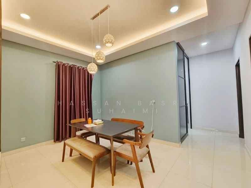 Rumah Berkembar untuk Dijual di Taman Limau Emas (Seremban) - Hassan Basri Suhaimi - Dining Room - PropertyGuru.com.my
