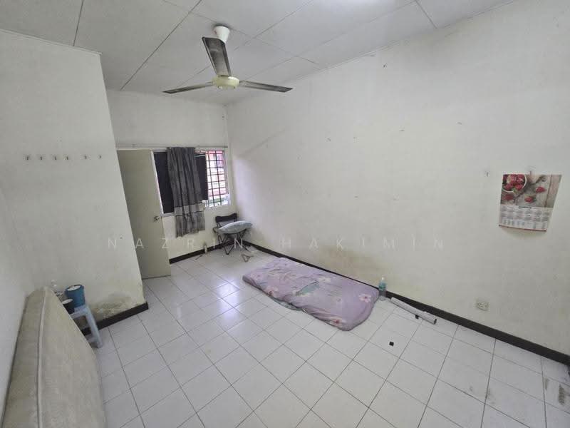 2-storey Terraced House for Sale in Desa Coalfields (Sungai Buloh) - Nazrin Hakimin - Bedroom - PropertyGuru.com.my