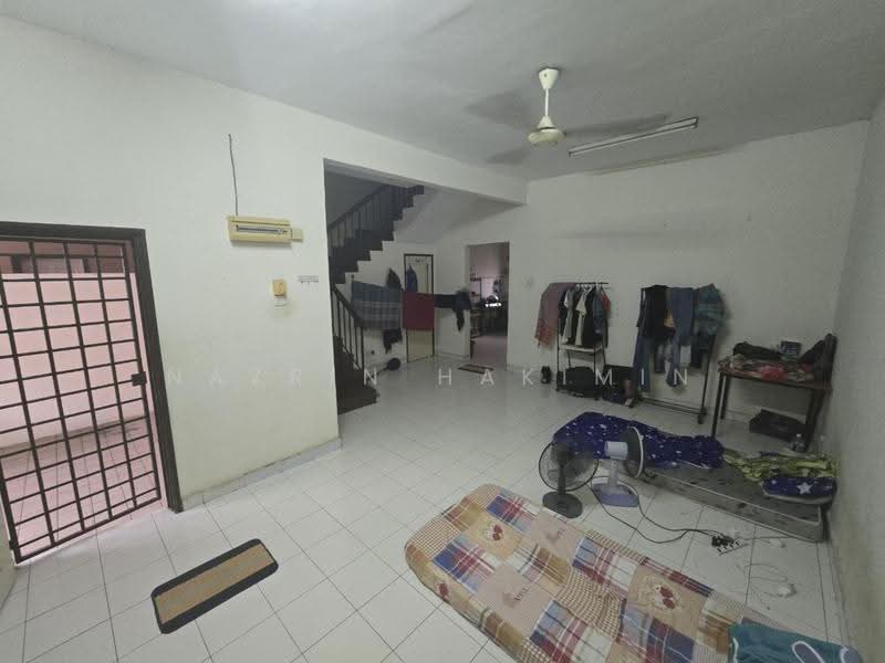 2-storey Terraced House for Sale in Desa Coalfields (Sungai Buloh) - Nazrin Hakimin - Living Room - PropertyGuru.com.my