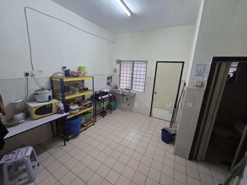 2-storey Terraced House for Sale in Desa Coalfields (Sungai Buloh) - Nazrin Hakimin - Kitchen - PropertyGuru.com.my
