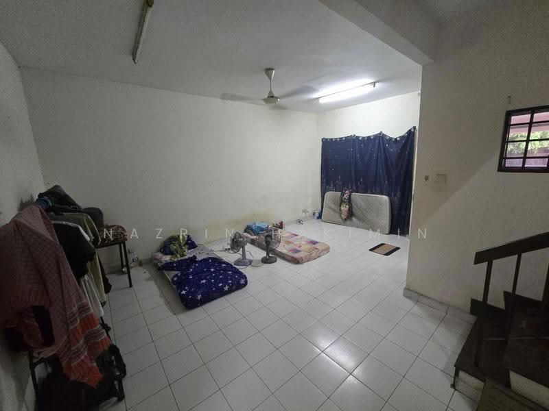 2-storey Terraced House for Sale in Desa Coalfields (Sungai Buloh) - Nazrin Hakimin - Living Room - PropertyGuru.com.my