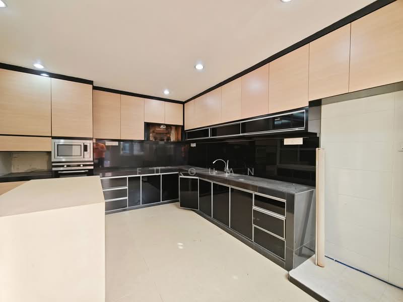 Rumah Berkembar untuk Dijual di Taman Sutera (Johor Bahru) - Fu Guan - Kitchen - PropertyGuru.com.my