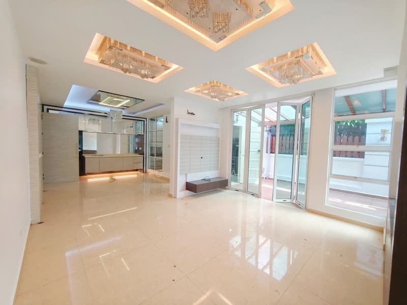 Rumah Berkembar untuk Dijual di Taman Sutera (Johor Bahru) - Fu Guan - Living Room - PropertyGuru.com.my