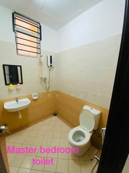 Pangsapuri untuk Dijual di Pangsapuri Bukit Beruang Permai (University Green) - Fiona Woon - Bathroom - PropertyGuru.com.my