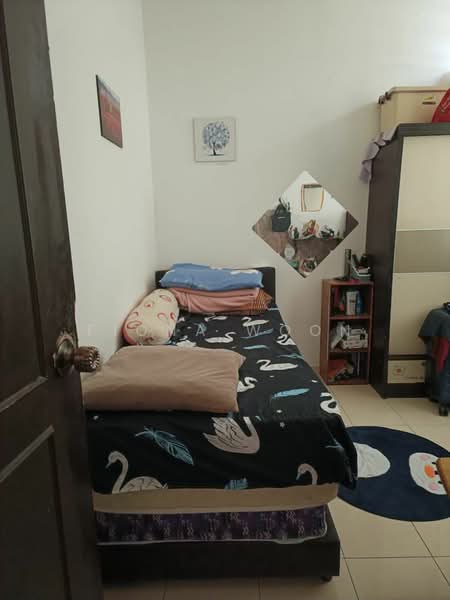 Pangsapuri untuk Dijual di Pangsapuri Bukit Beruang Permai (University Green) - Fiona Woon - Bedroom - PropertyGuru.com.my