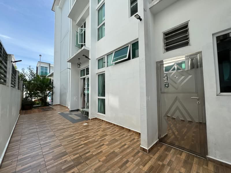 Rumah Kluster untuk Dijual di Nusa Sentral (Iskandar Puteri (Nusajaya)) - Kent Koh - Exterior - PropertyGuru.com.my