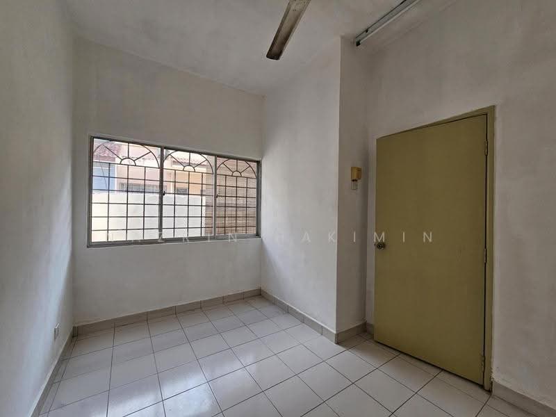2-storey Terraced House for Sale in Desa Coalfields (Sungai Buloh) - Nazrin Hakimin - PropertyGuru.com.my