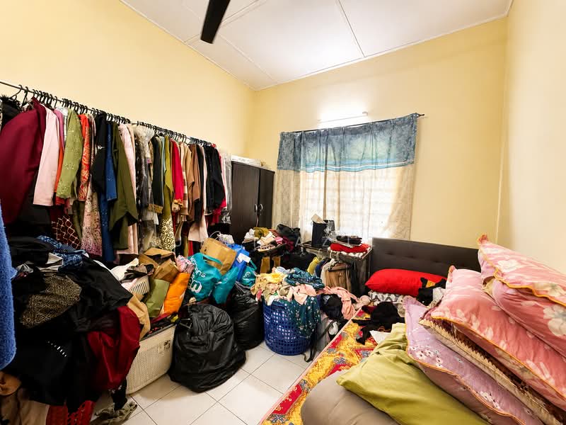 1-storey Terraced House for Sale in Taman Meru Putra (Kapar) - Ubai Aziz - Bedroom - PropertyGuru.com.my