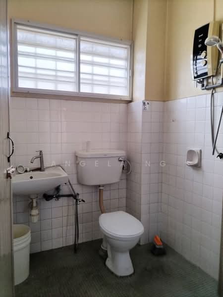 2-storey Terraced House for Sale in SS18 (Subang Jaya) - Angela Ng - Bathroom - PropertyGuru.com.my
