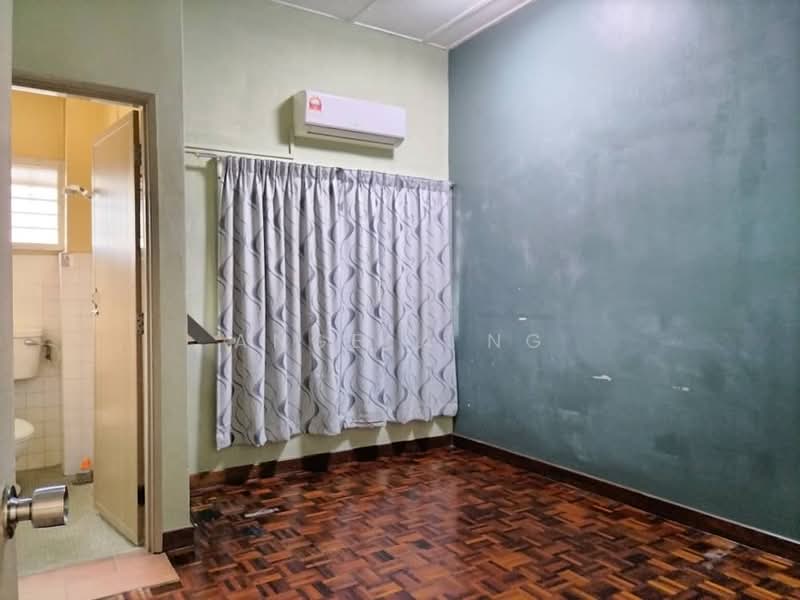 2-storey Terraced House for Sale in SS18 (Subang Jaya) - Angela Ng - Bathroom - PropertyGuru.com.my