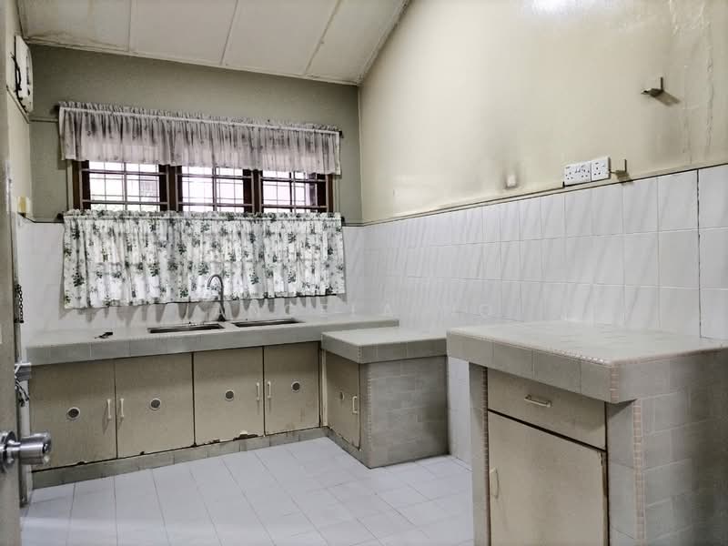 2-storey Terraced House for Sale in SS18 (Subang Jaya) - Angela Ng - Kitchen - PropertyGuru.com.my