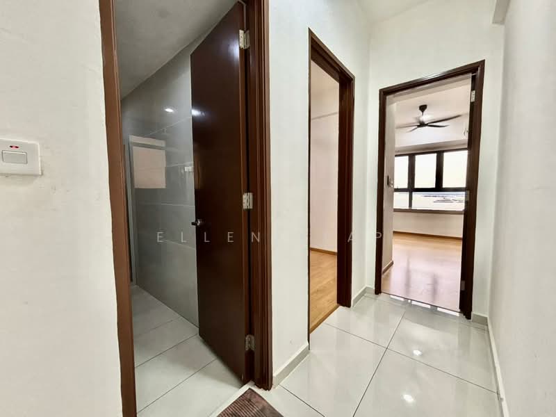 Condominium for Rent at Bay Point @ Country Garden Danga Bay - Ellen Yeap - Corridor - PropertyGuru.com.my