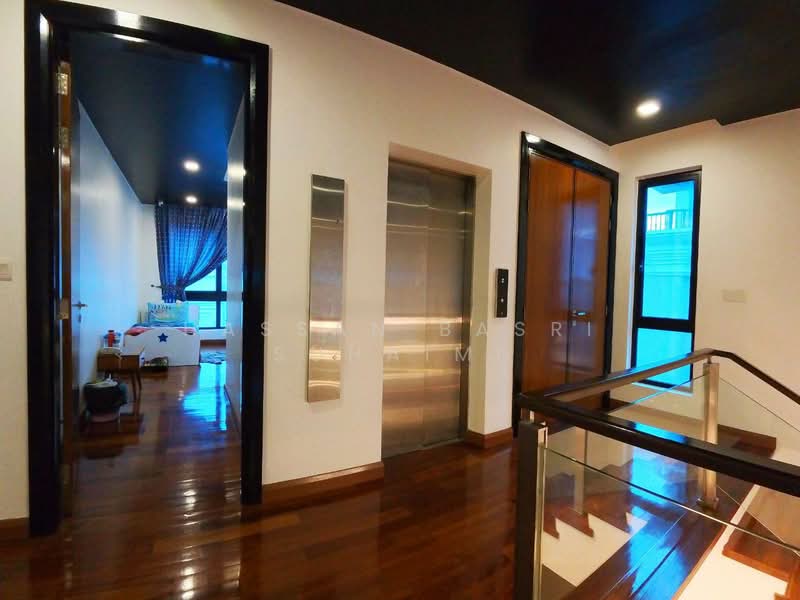 Bungalow for Sale in Sering Ukay (Ampang) - Hassan Basri Suhaimi - Corridor - PropertyGuru.com.my
